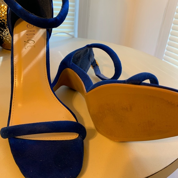 Shoes - Picture 3 of 4